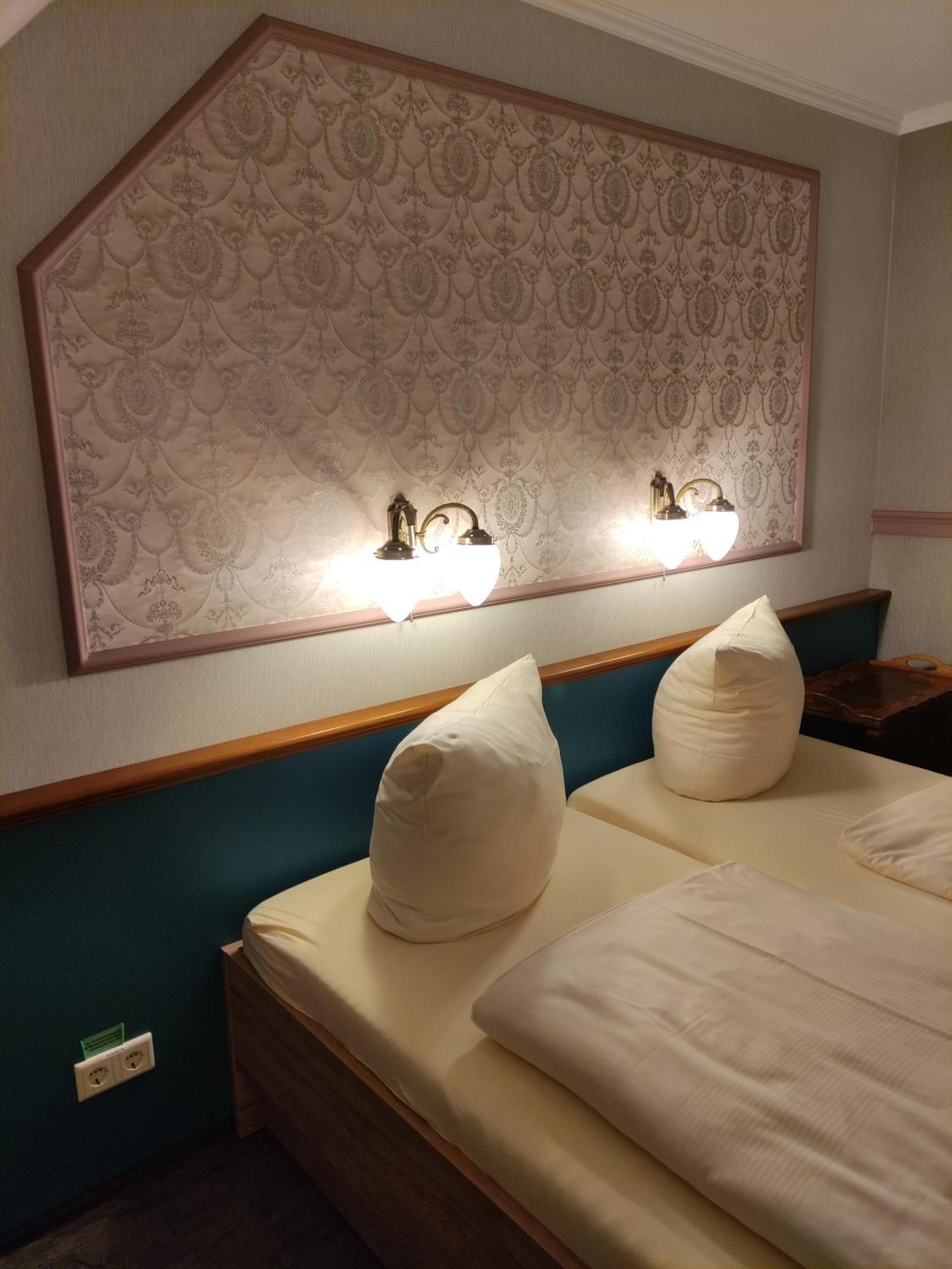 Pilgrims Inn Kreischa ภายนอก รูปภาพ